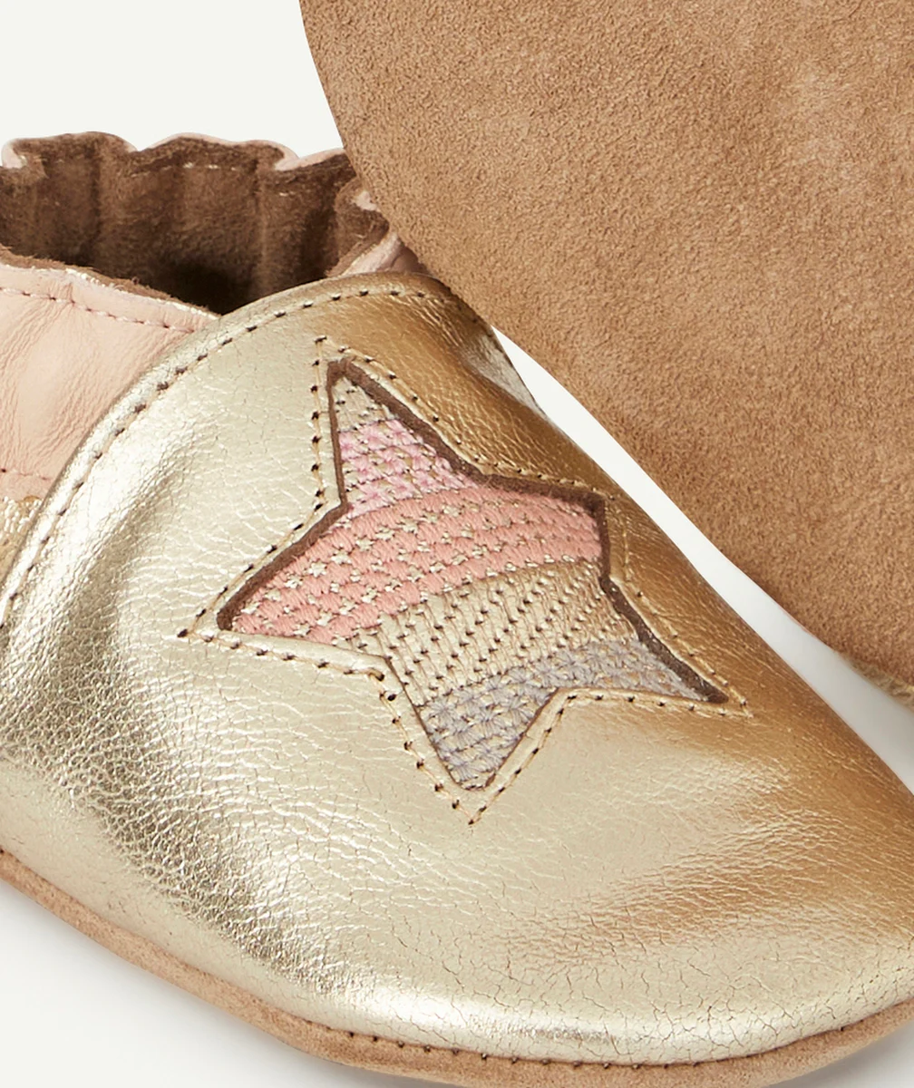 ROBEEZCHAUSSONS EN CUIR COULEUR DORÉE ET ROSE AVEC ÉTOILES