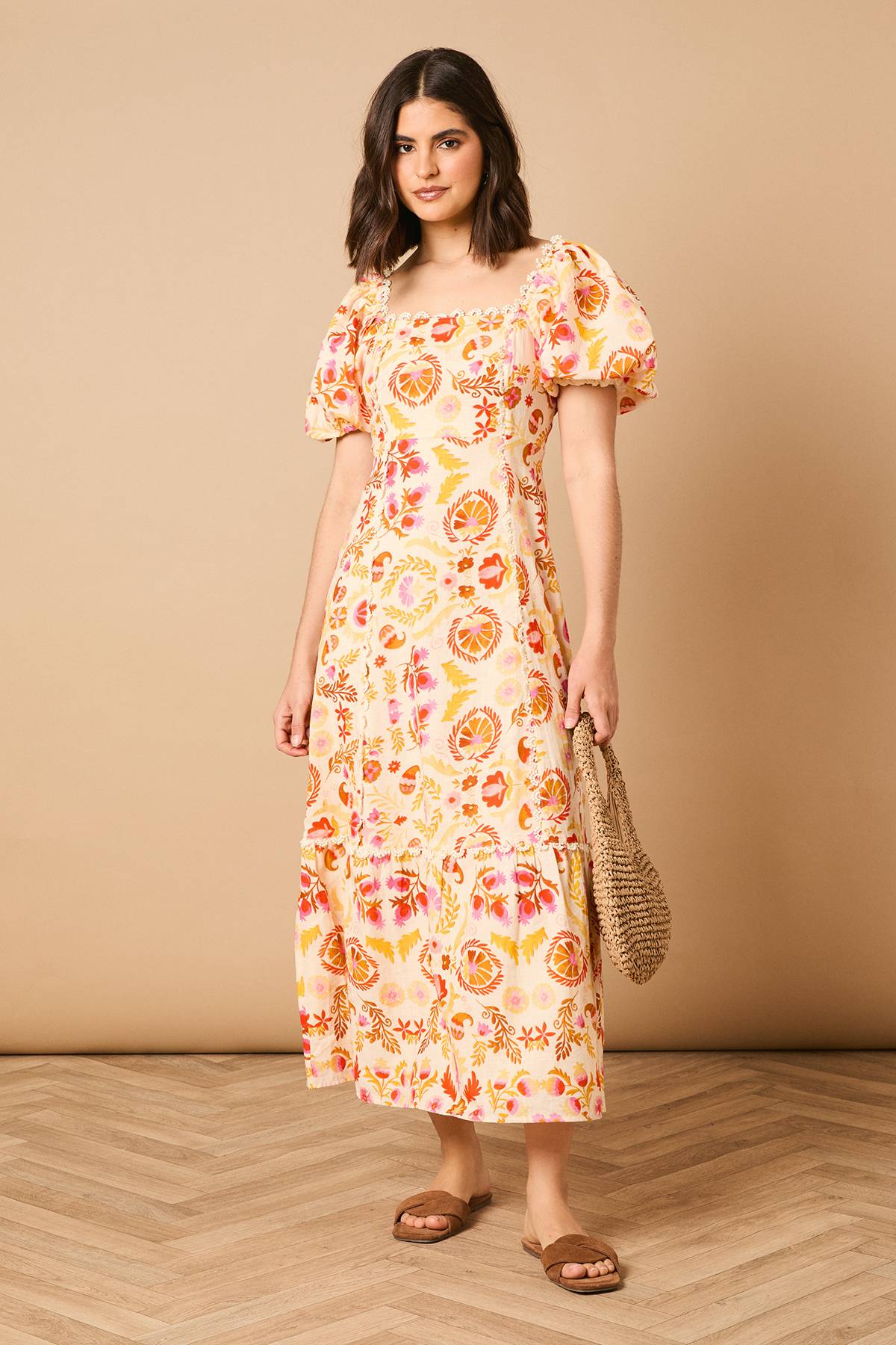 Oasis Robe Midi à Col Carré et Manches Bouffantes avec Détails de Finition