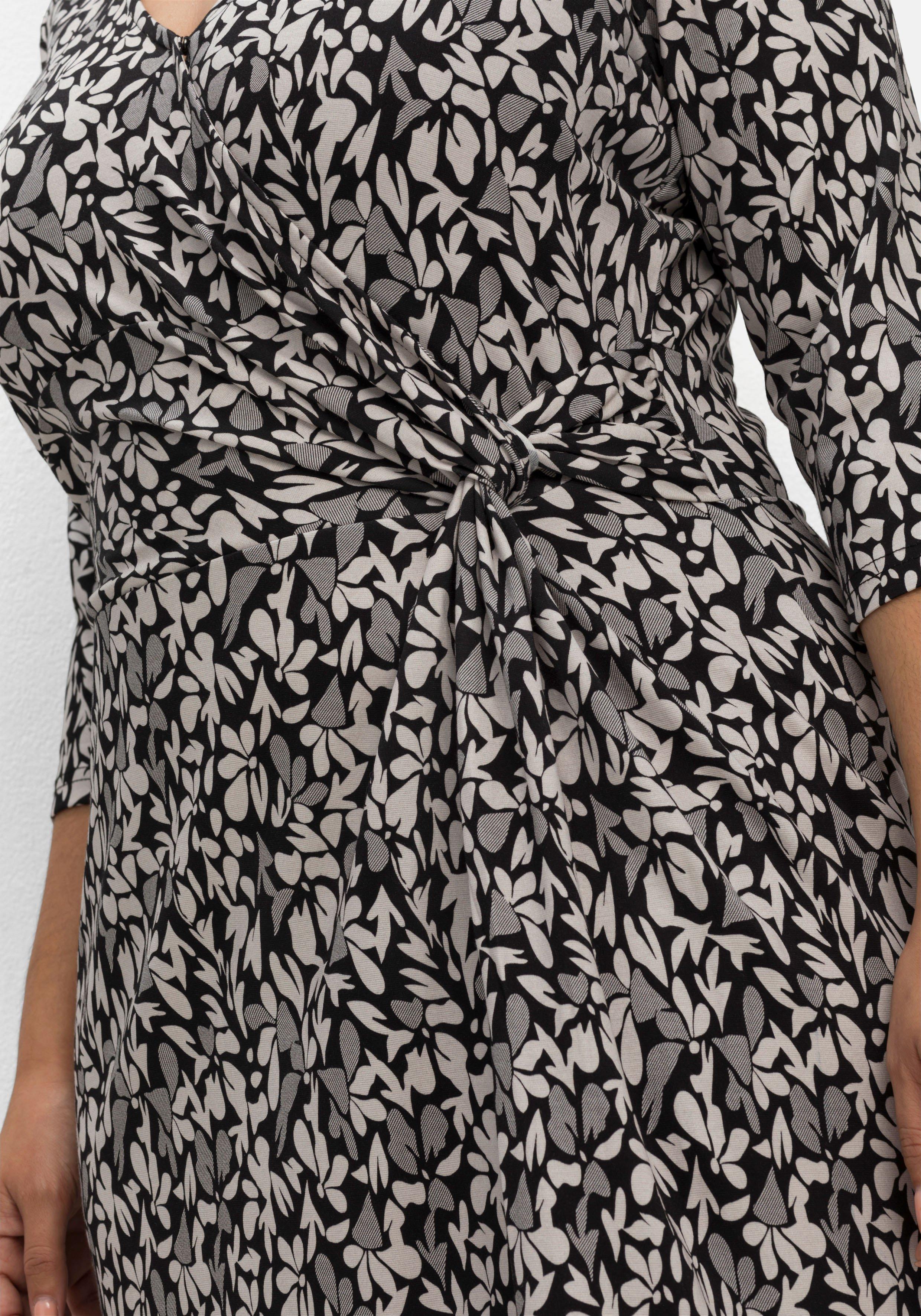 Jerseykleid in Wickeloptik, mit Blätterprint
