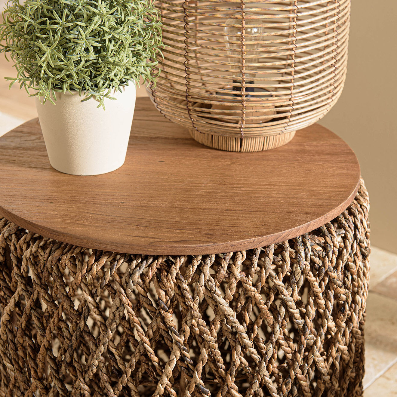 Macabane Table d'appoint ronde en tissage de fibre de cocotier Sixtine bois - 49x49x47 cm