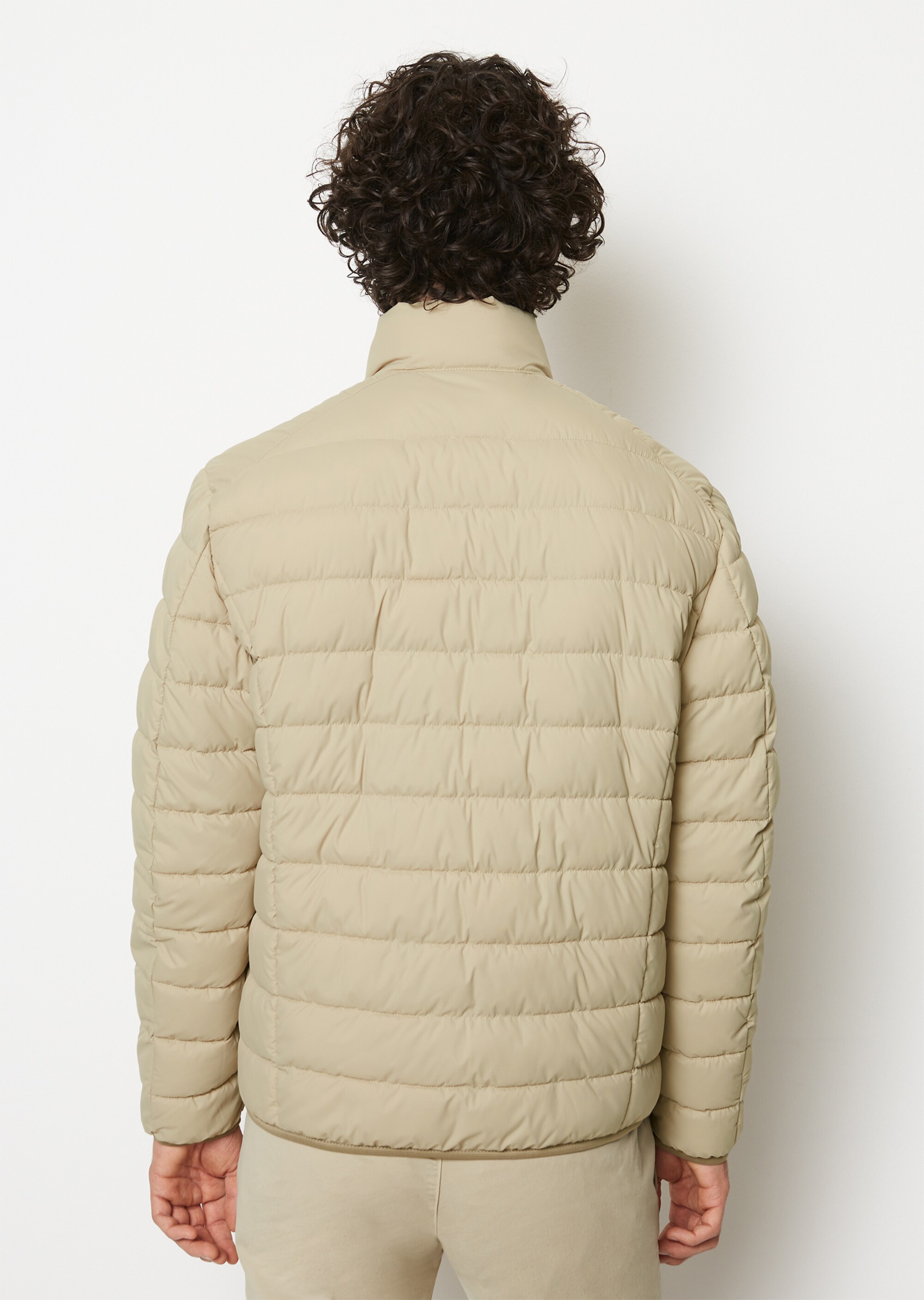 Steppjacke regular in leichter, wasserabweisender Qualität