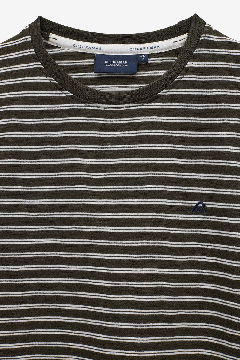 T SHIRT COM RISCAS