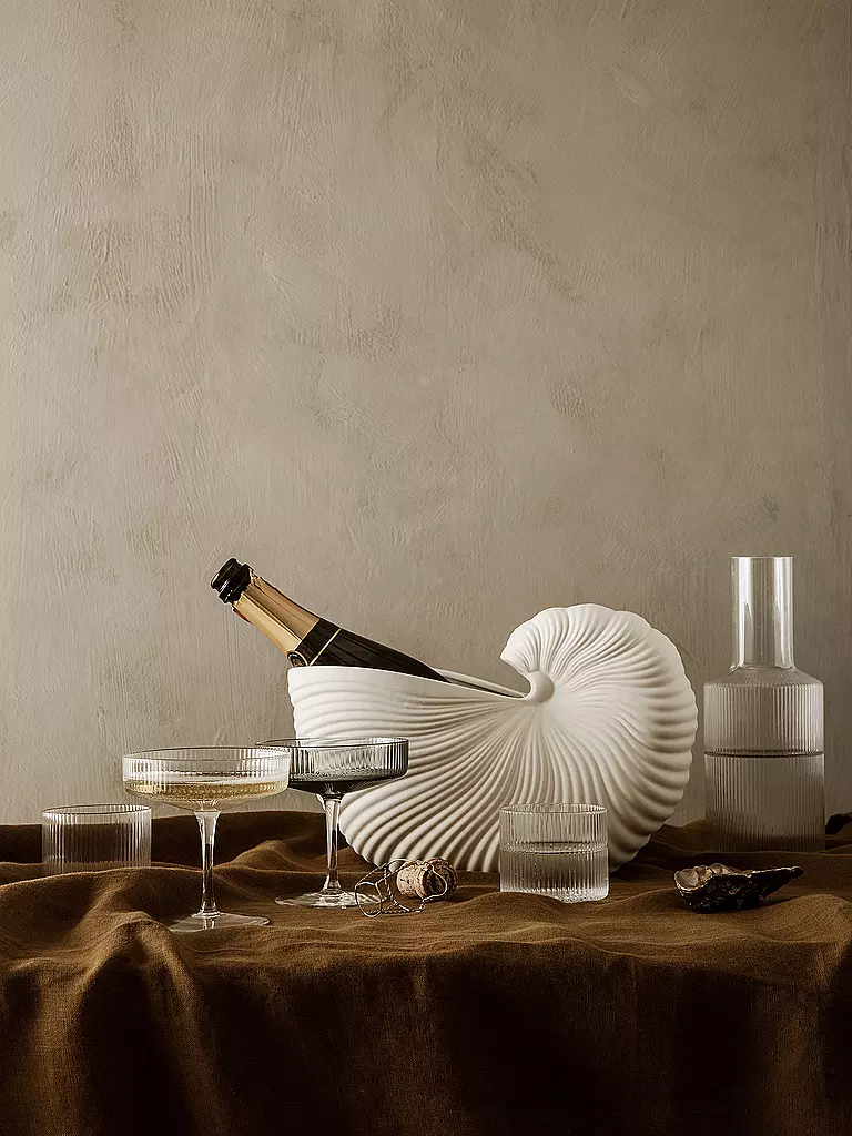 FERM LIVING Champagnerschalen 2er Set RIPPLE Smoked  grau
