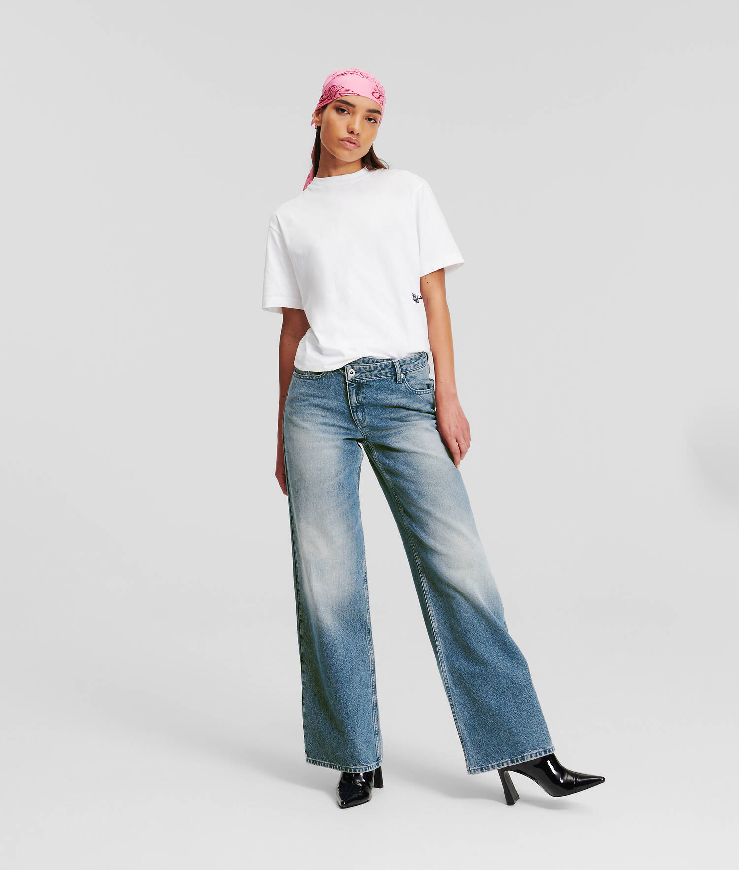 JEAN DÉCONTRACTÉ TAILLE MI-HAUTE ENVELOPPANTE KLJ