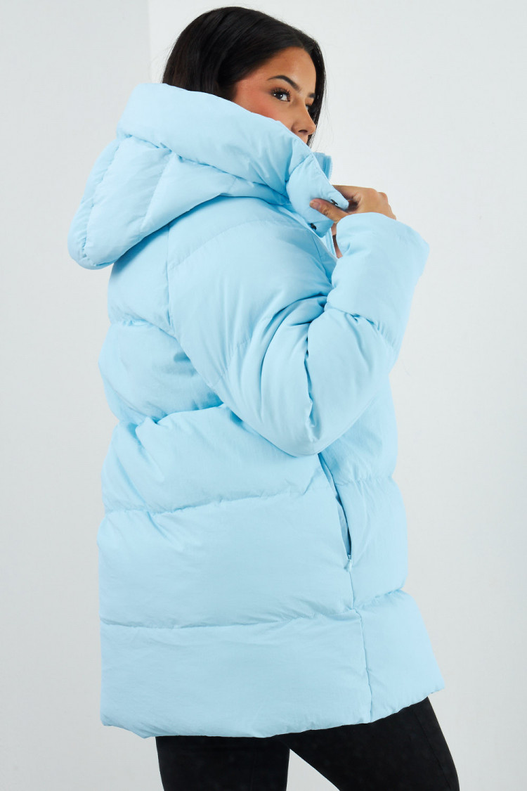 Doudoune bleu clair matelassée mi-longue