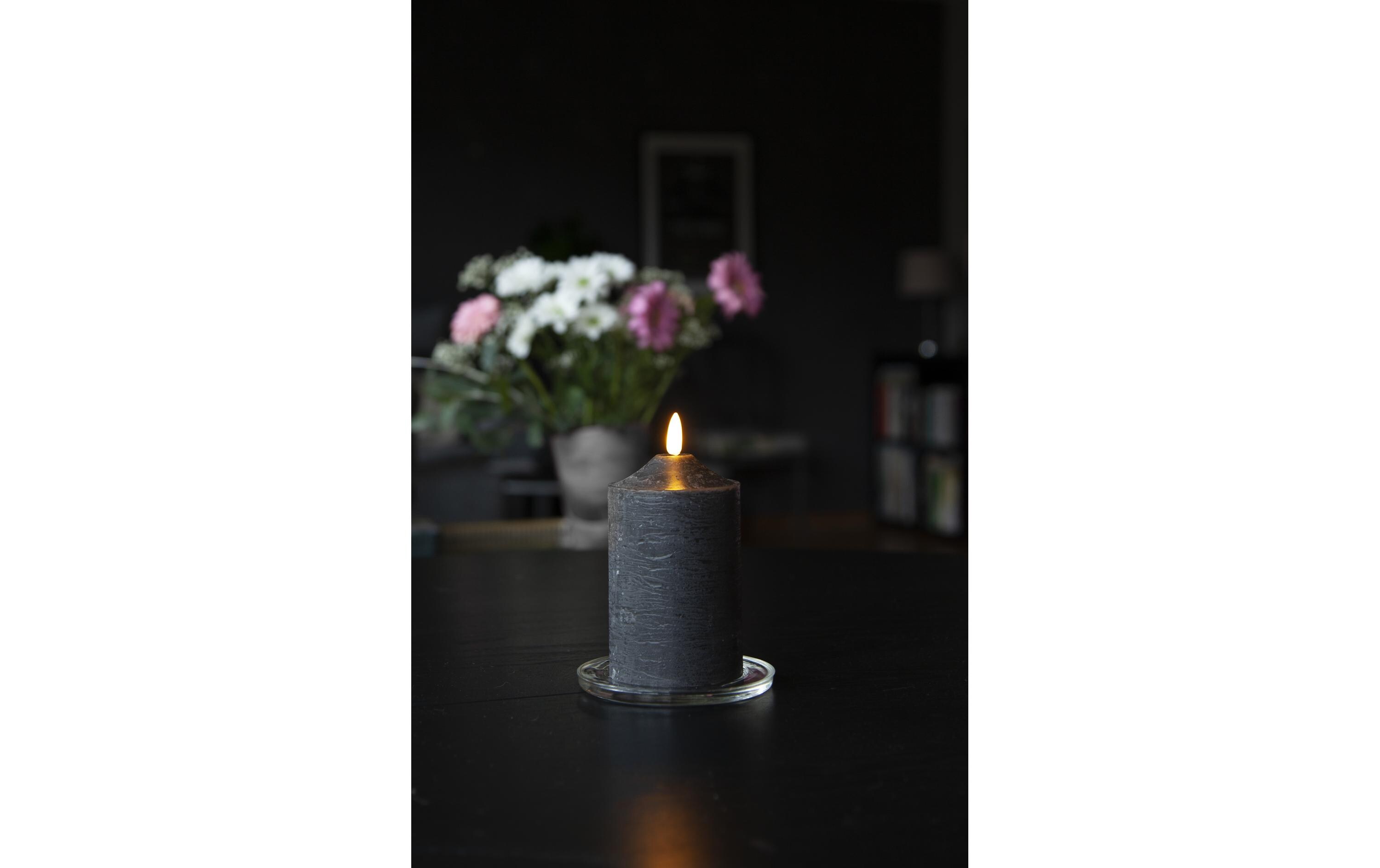 LED-Kerze Pillar Flamme Ø 7.5 x 15 cm, SchwarzLED Kerze aus Wachs