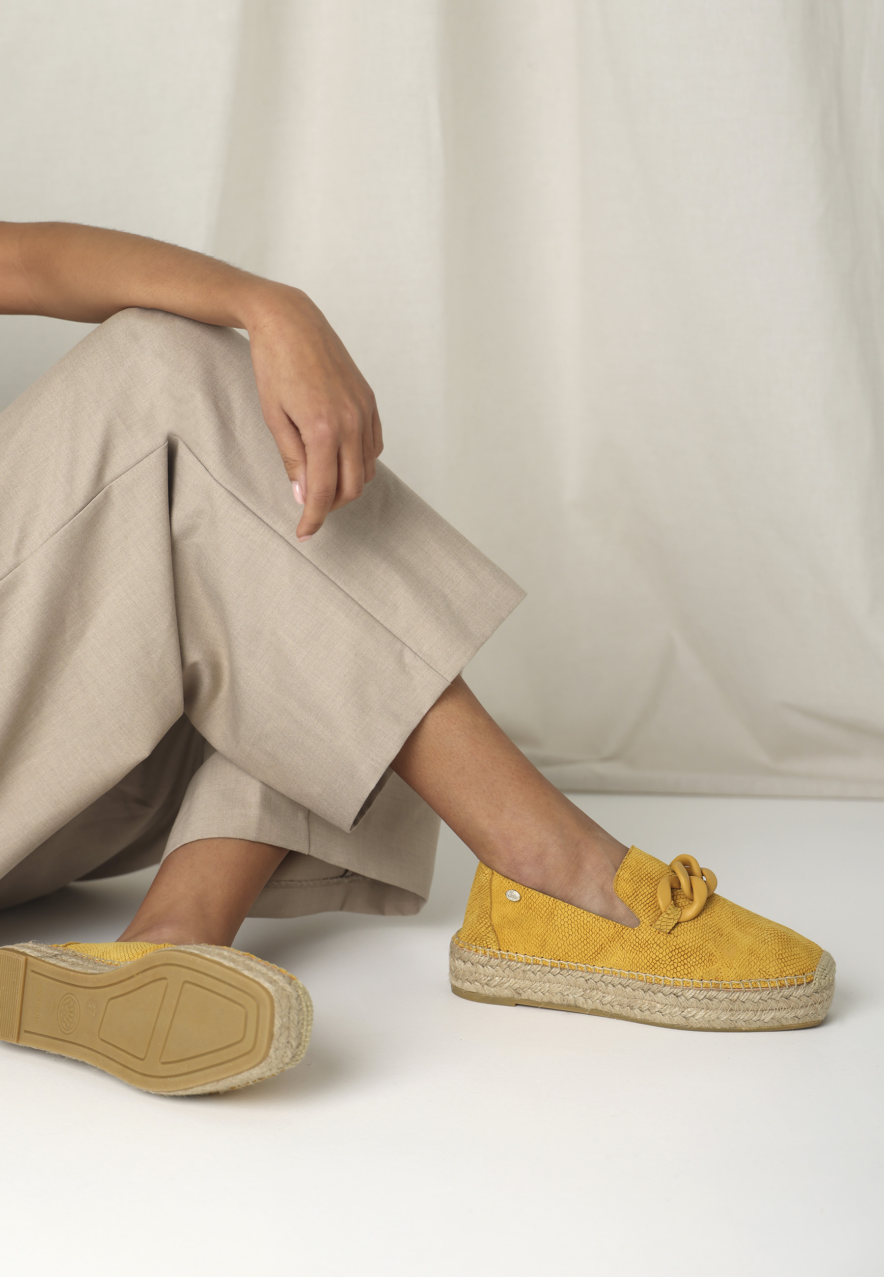 JUNE LI Espadrille Suede snake NWP Mustard Yellow