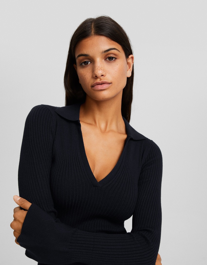 Vestido midi de manga comprida com gola polo