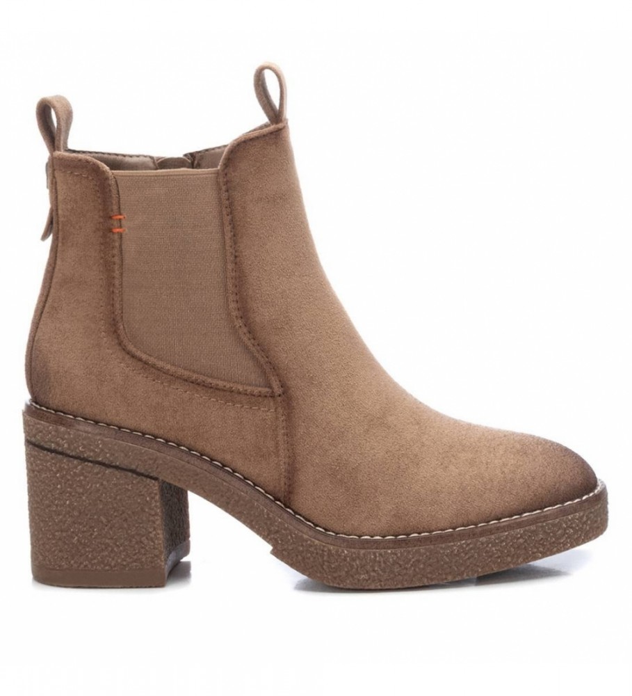 Botas de cano curto em camurça cor taupe - Salto de 7 cm