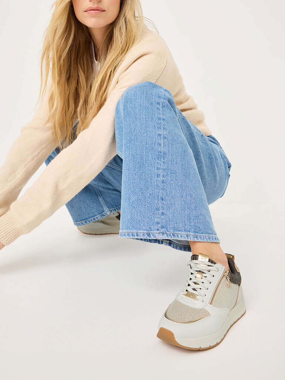 Tamaris Monogram Gold sneaker