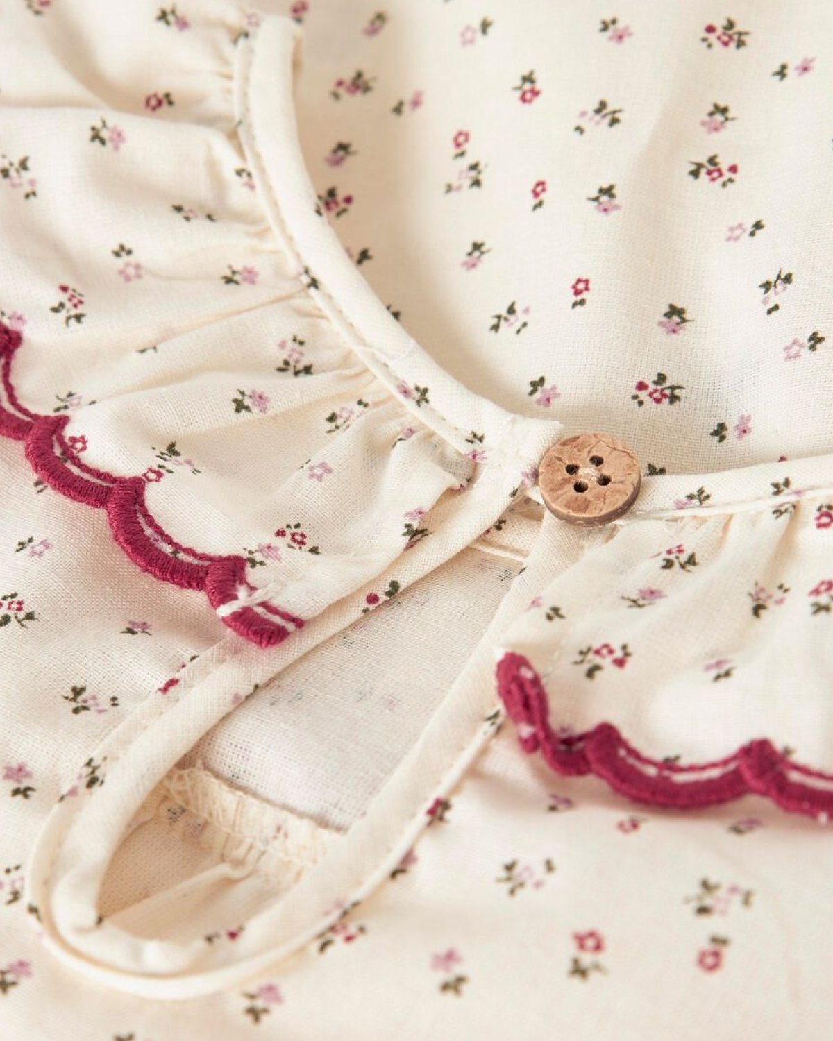 Bluse m/ Volangerkrage Barn – 100% Øko Bomull | RASIA LS LOOSE SHIRT LIL