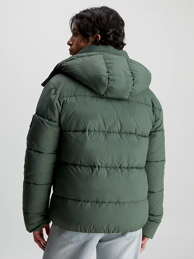 Jaqueta de nylon acolchoada com plumas