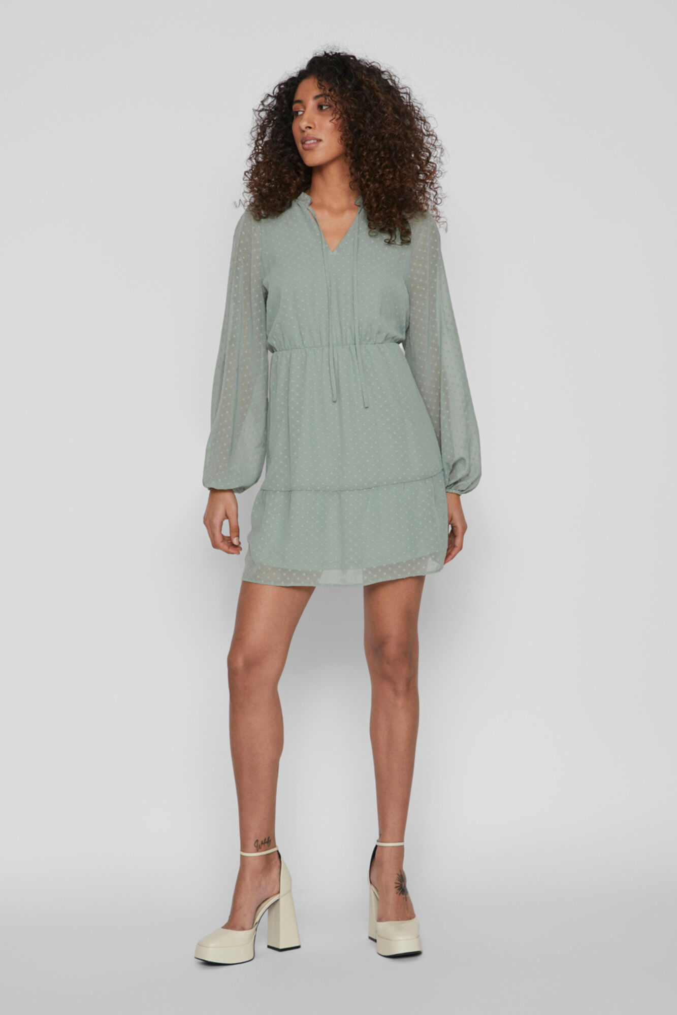 Vestido curto de manga comprida semitransparente - Verde