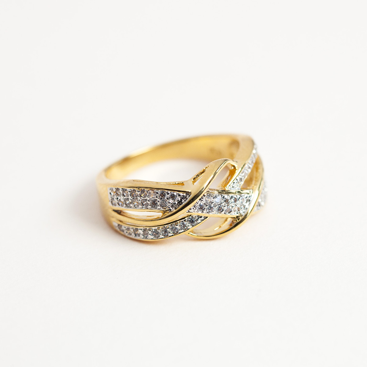 Bague plaqué or entrelacée 2 tons zirconias