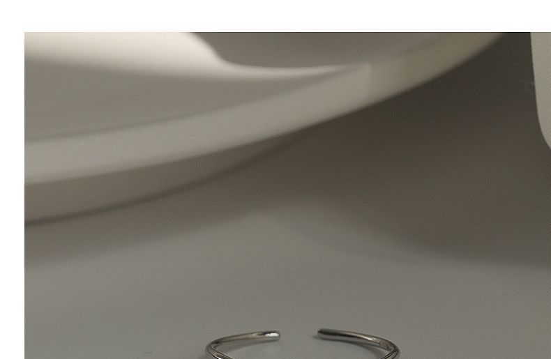 Hansha - V-vormige open ring van sterlingzilver met strass
