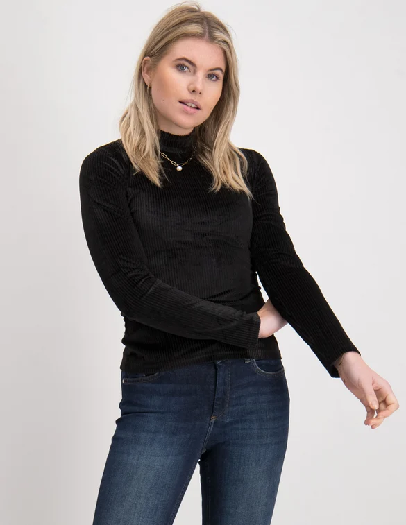 Lofty Manner Turtleneck Nina