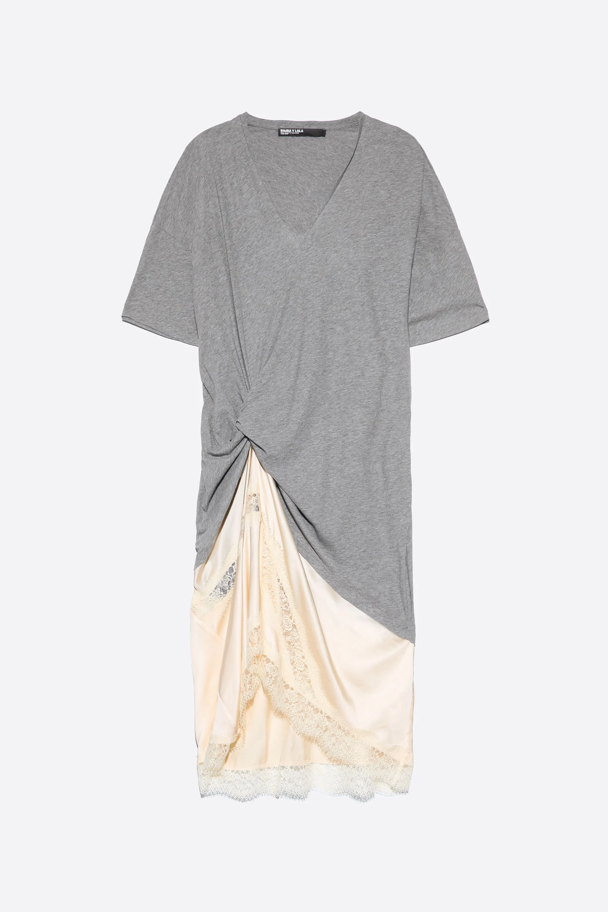 Vestido camiseta cinza mesclado de dois materiais com nó.