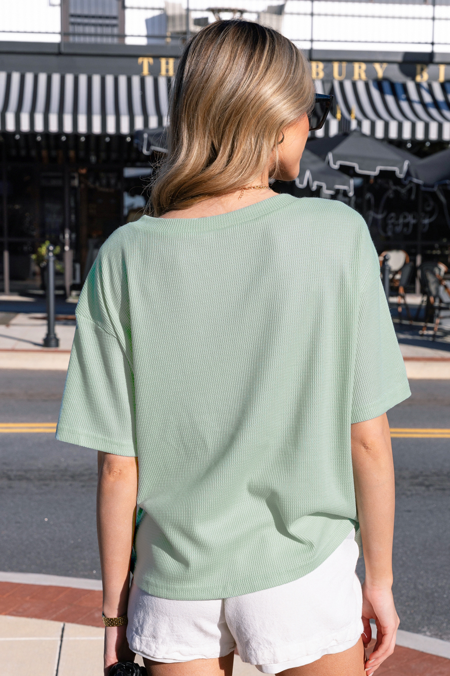 T-shirt à col en V et manches courtes de couleur menthe