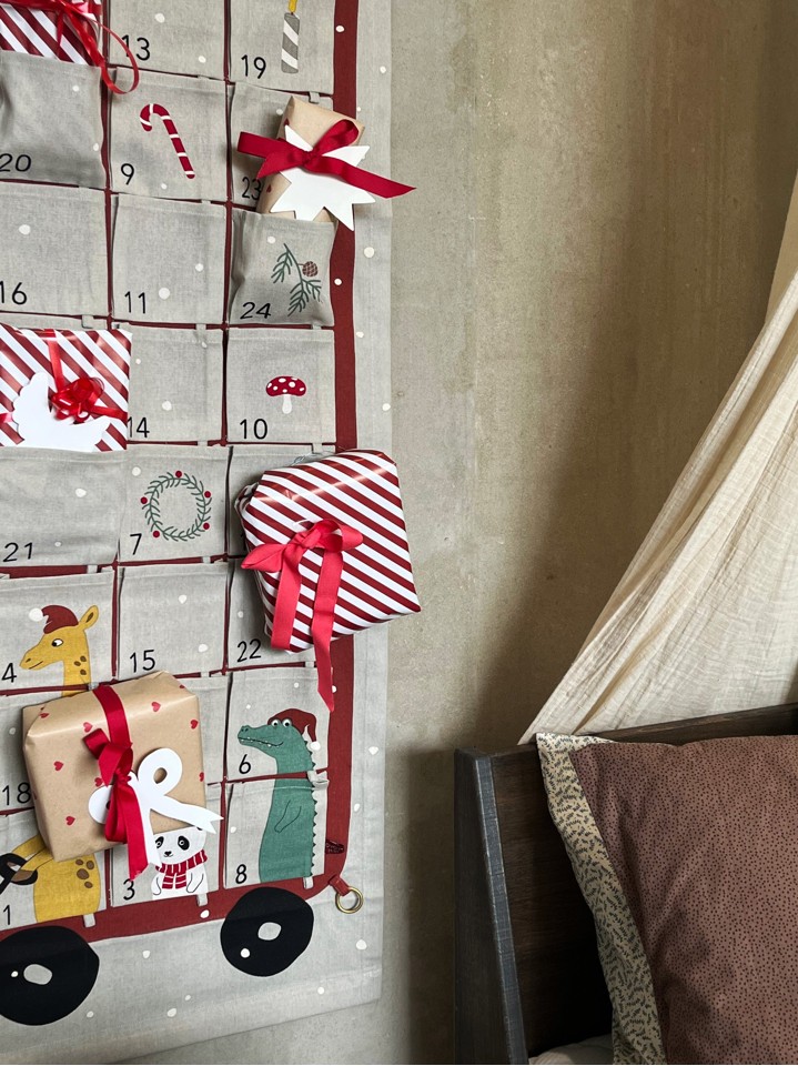 OYOY Mini - Bus Julekalender