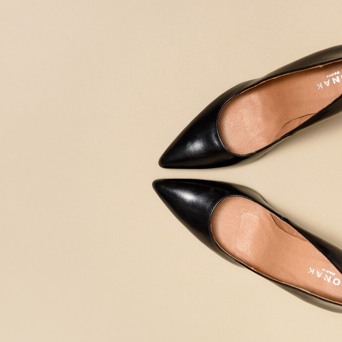 Escarpins pointus à talons  en cuir noir