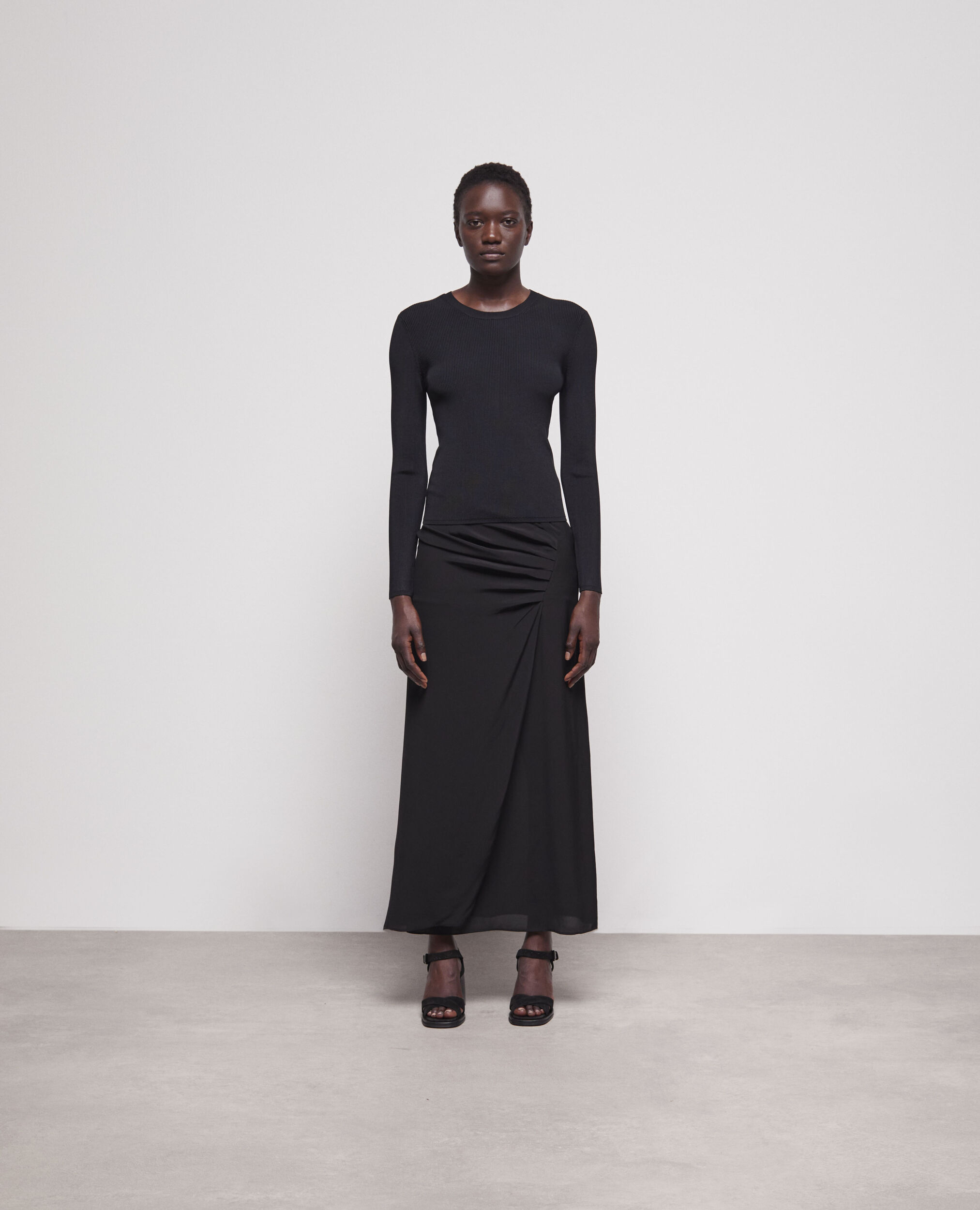 Pull moulant noir