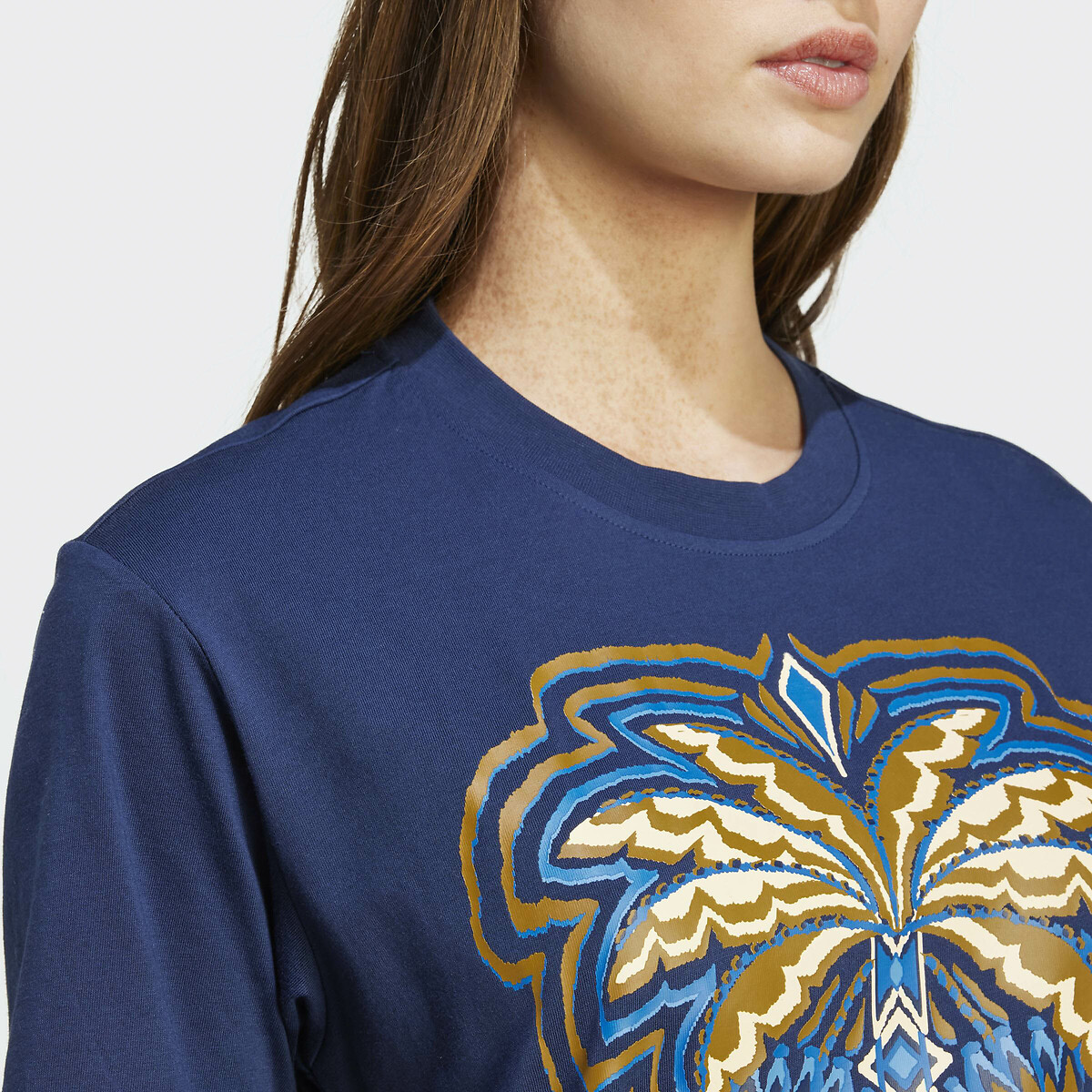 ROUPAS ESPORTIVAS ADIDAS<br>Camiseta com estampa ADIDAS x FARM