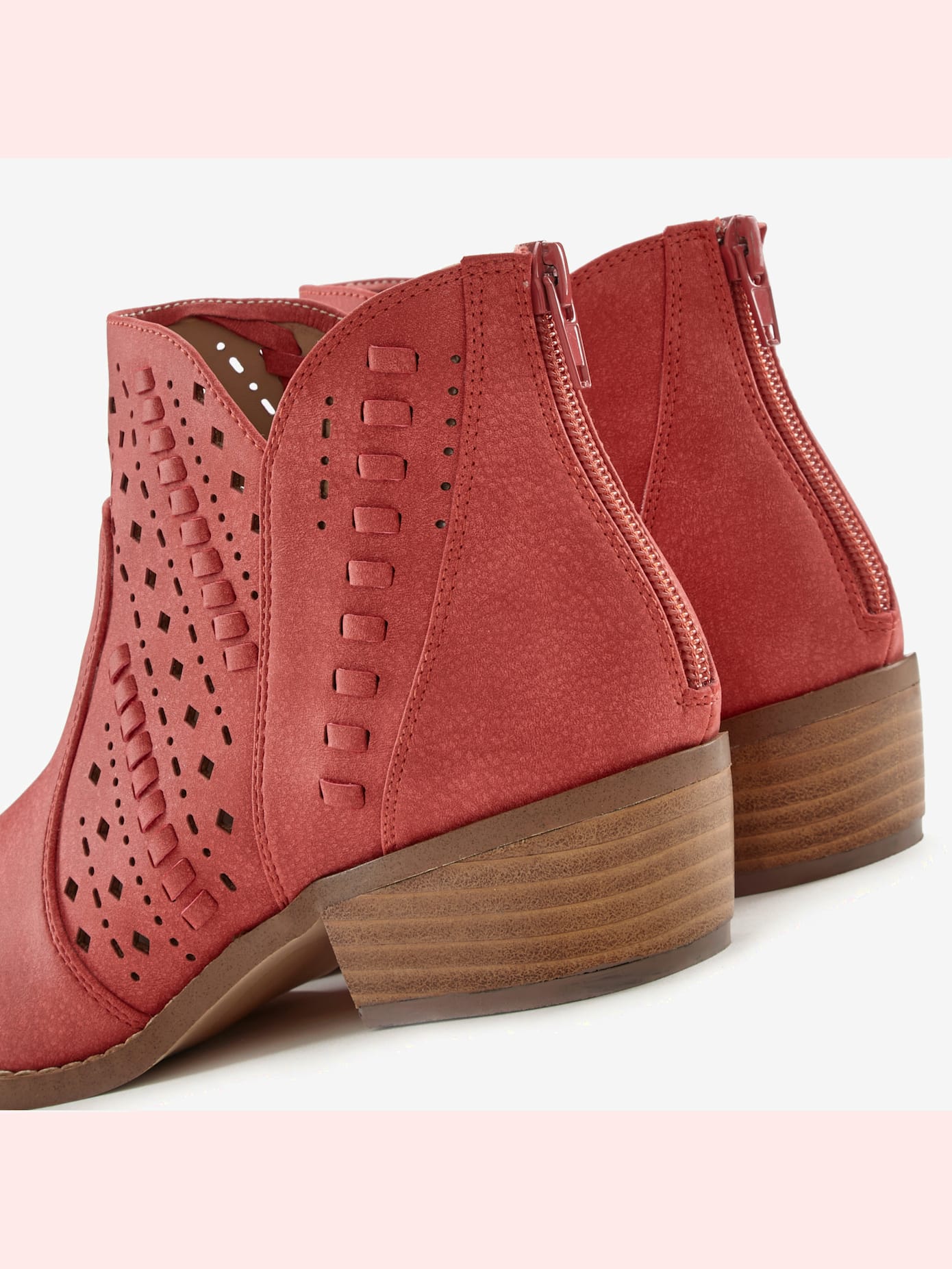 Bottines cowboy bottines d'été avec petites découpes tendance