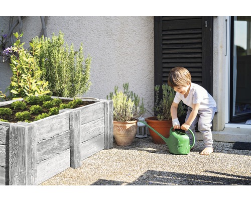 Betonnen verhoogde tuinbak Big Antique witgekalkt met voorgemonteerde draad 220 x 120 x 69 cm