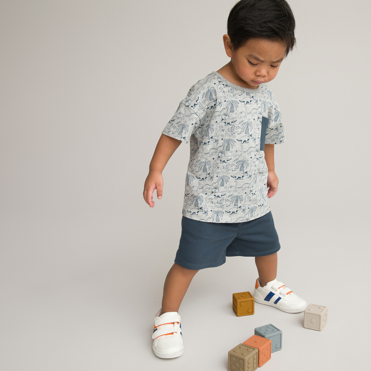 COLEÇÃO LA REDOUTE<br>Conjunto com 2 roupas, 2 camisetas e shorts
