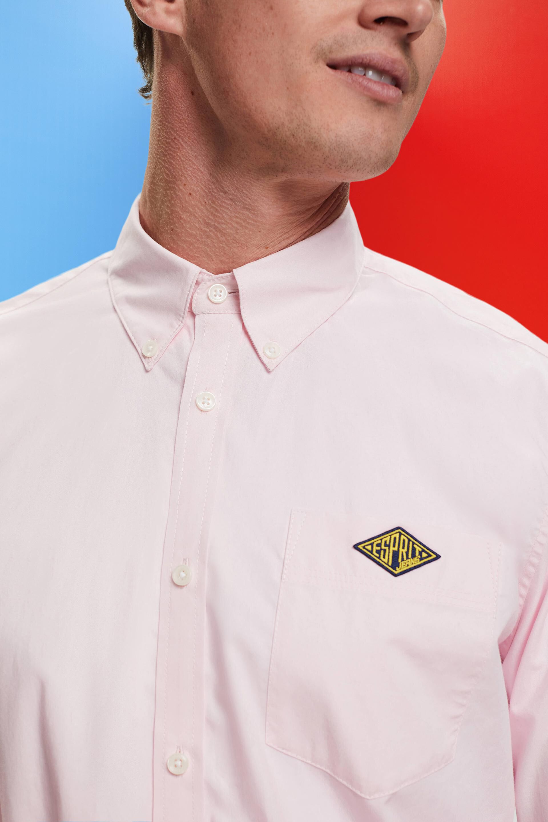Chemise en coton dotée d'un col à pointes boutonnées