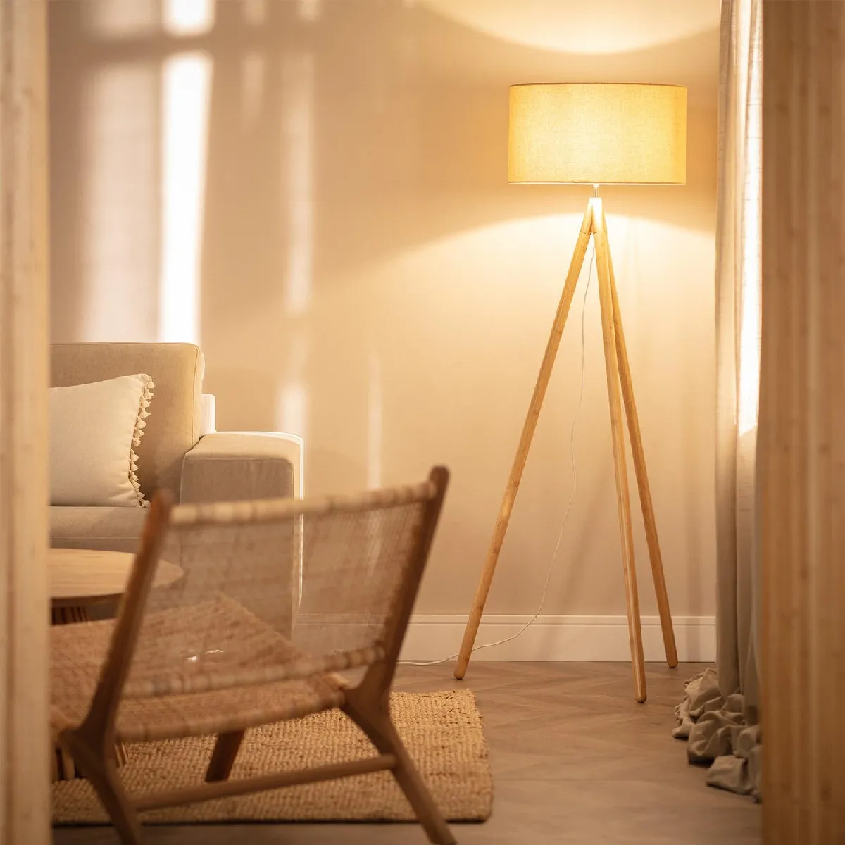 Ledkia Lampadaire Bois Tissu Wolby