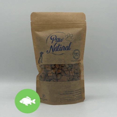 Petiscos naturais com sabor de salmão da Paw para cães.