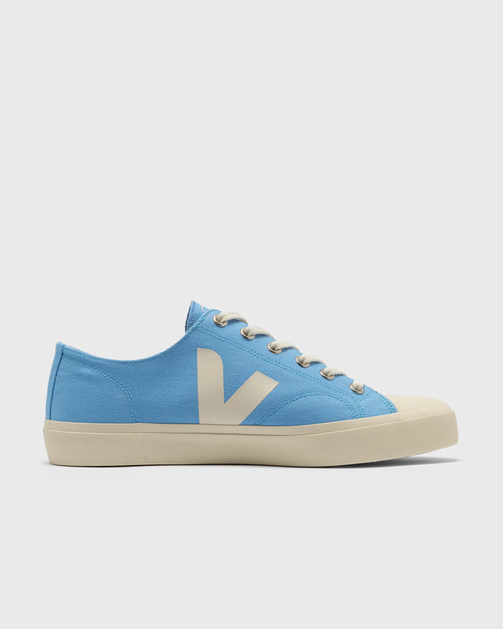Veja WATA II LOW CANVAS