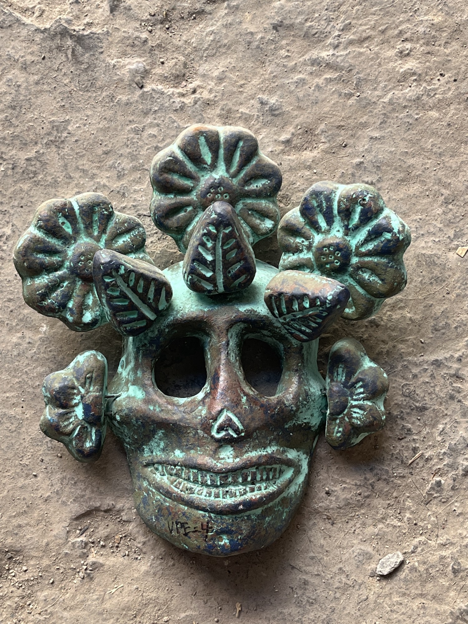 Totenkopf-Maske 'Catrina Plana', aus Terrakotta, grün, braun, H 23 cm, B 23 cm, L 7 cm von fischer's lagerhaus