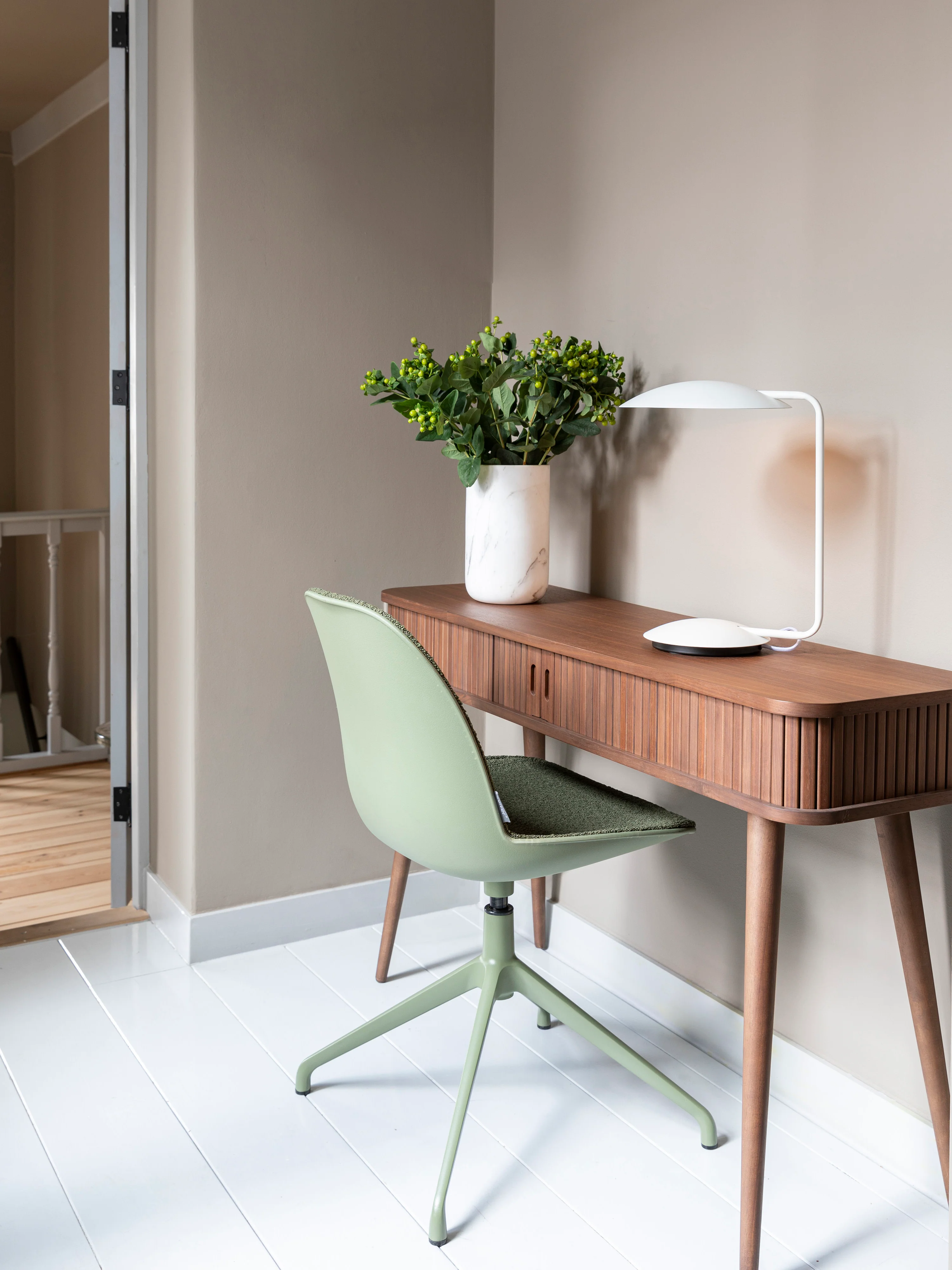 Houten wandtafel Barbier met geribde voorkant