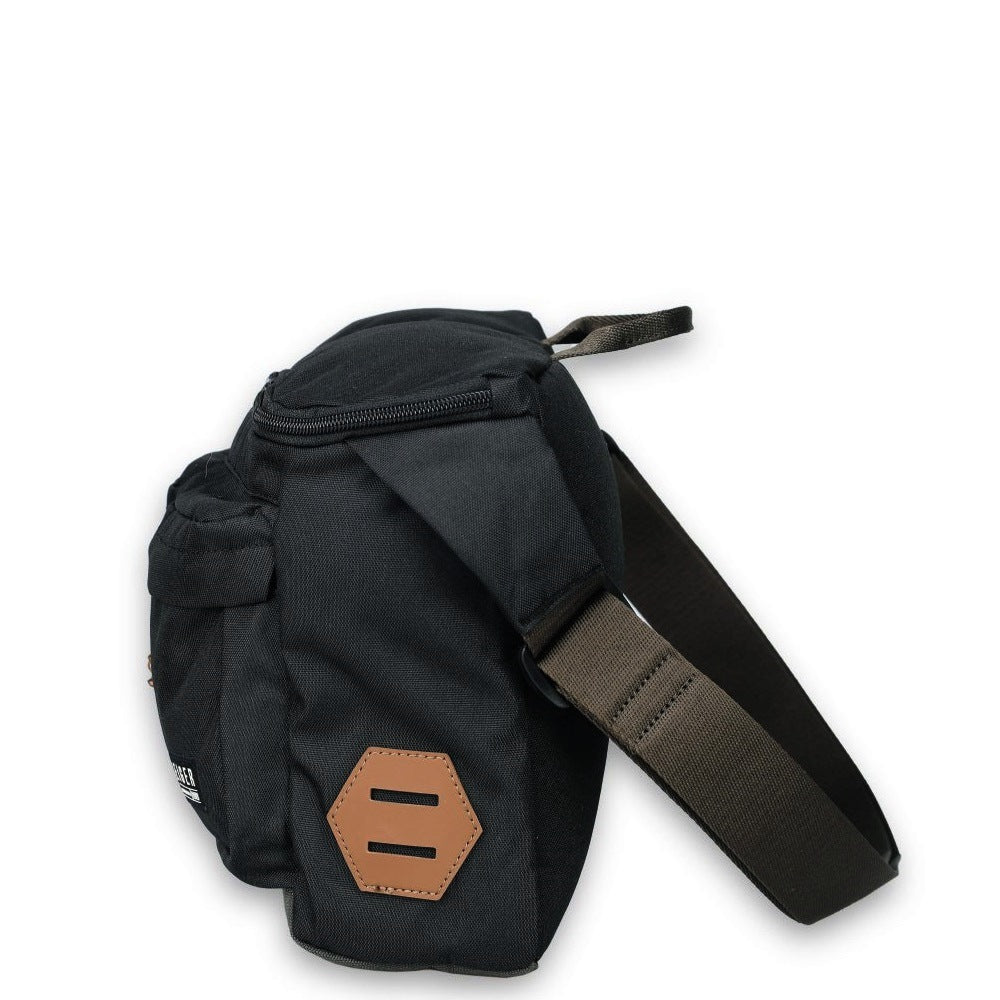 VARSITY SHOULDER 8L SW
