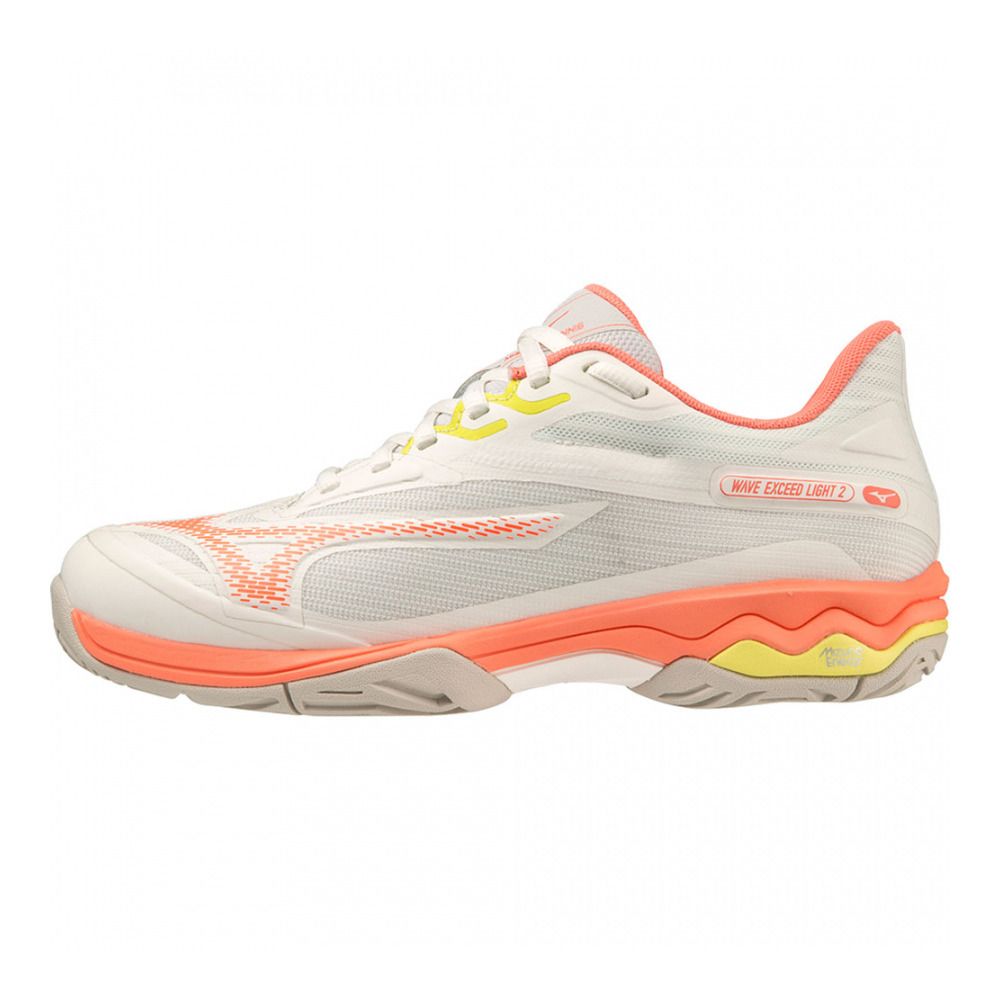 Mizuno WAVE EXCEED LIGHT AC - Chaussures tennis Femme snow white/fusion coral/s.spring