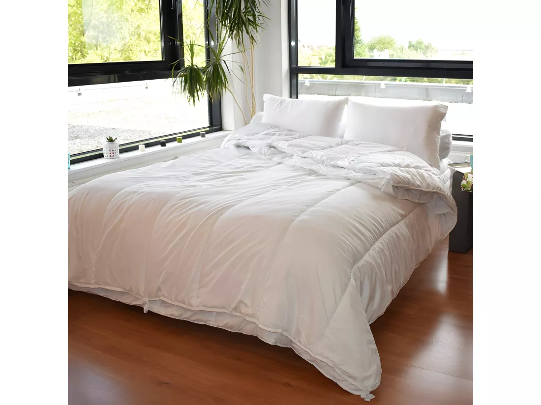 Couette Toutes Saisons Microfibre 220 X 240 Cm Pour Lit 2 Places 140 X 190 Cm À 160 X 200 Cm