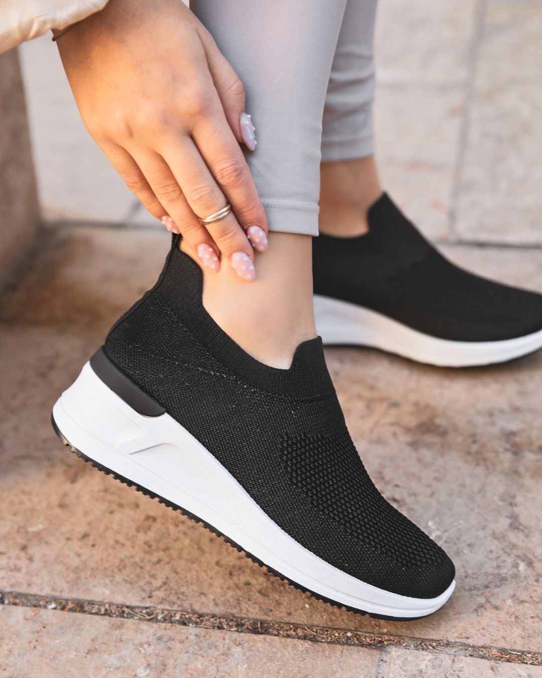 Basket femme en toile noire sport - Allie