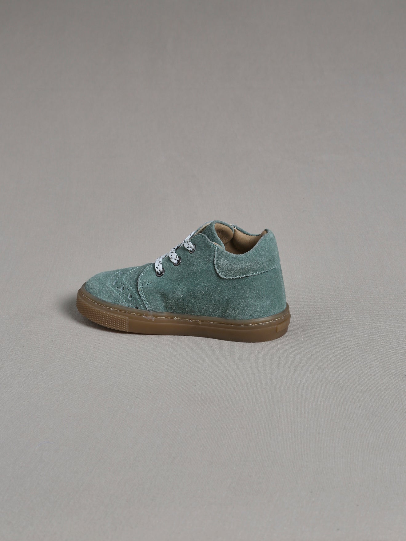 Tennis à lacets Bébé en cuir velours