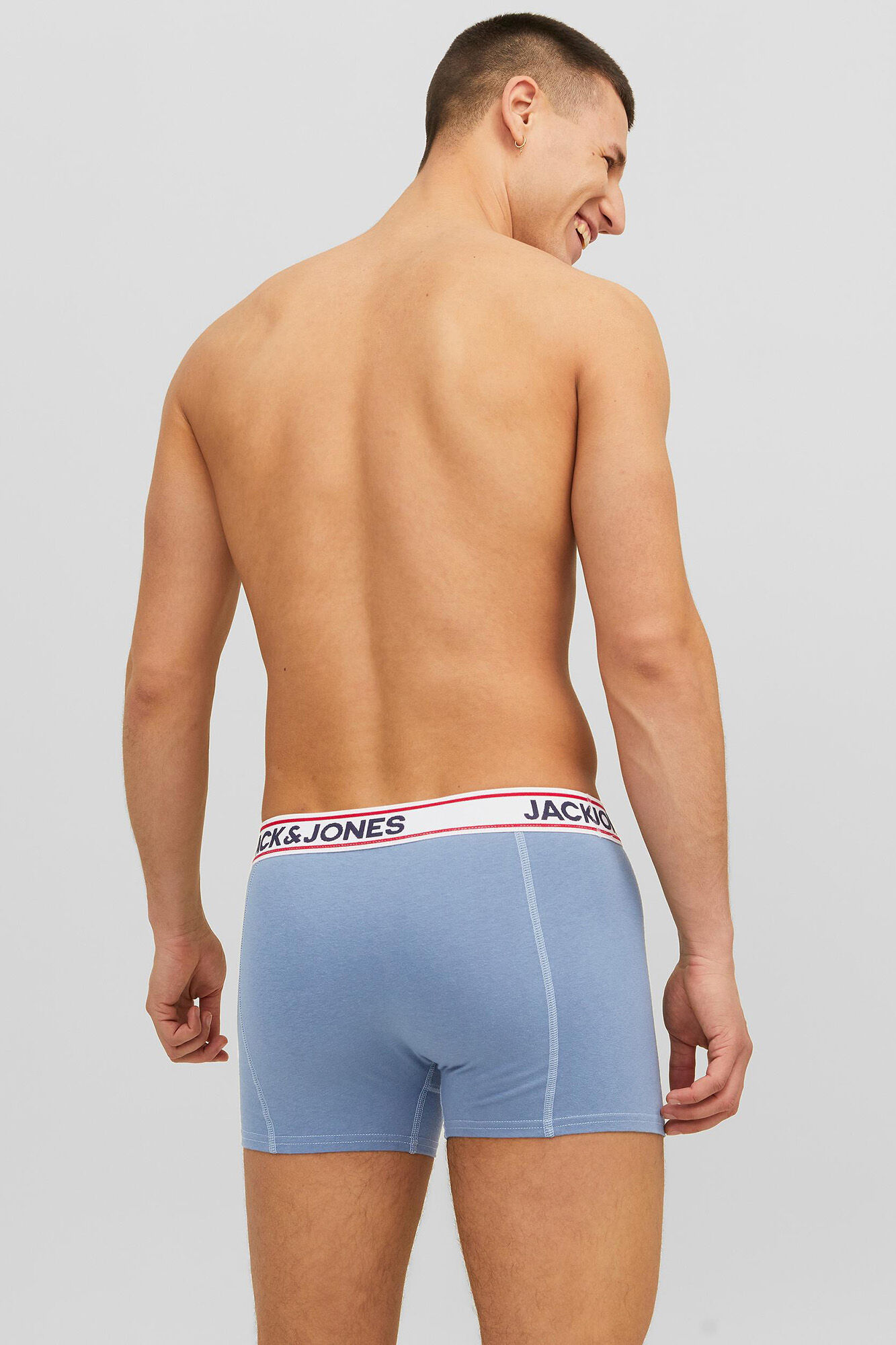 Conjunto de 3 cuecas boxer de algodão combinando.