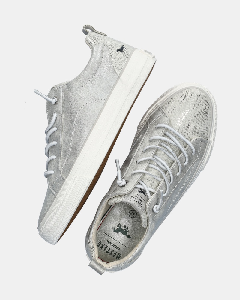 Mustang Lage sneakers  - zilver