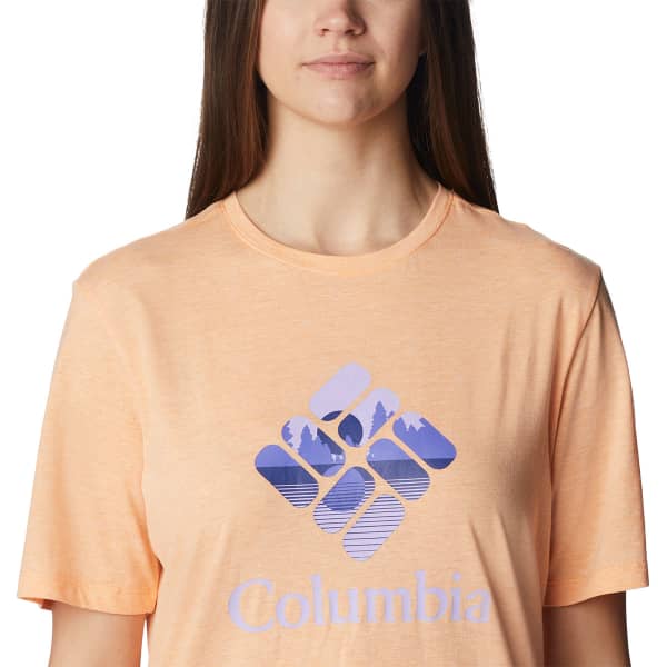 T-shirt randonnée COLUMBIA BLUEBIRD DAY™ RELAXED CREW NECK PEACH HEATHER/STACKED LAKESIDE GRAPHIC