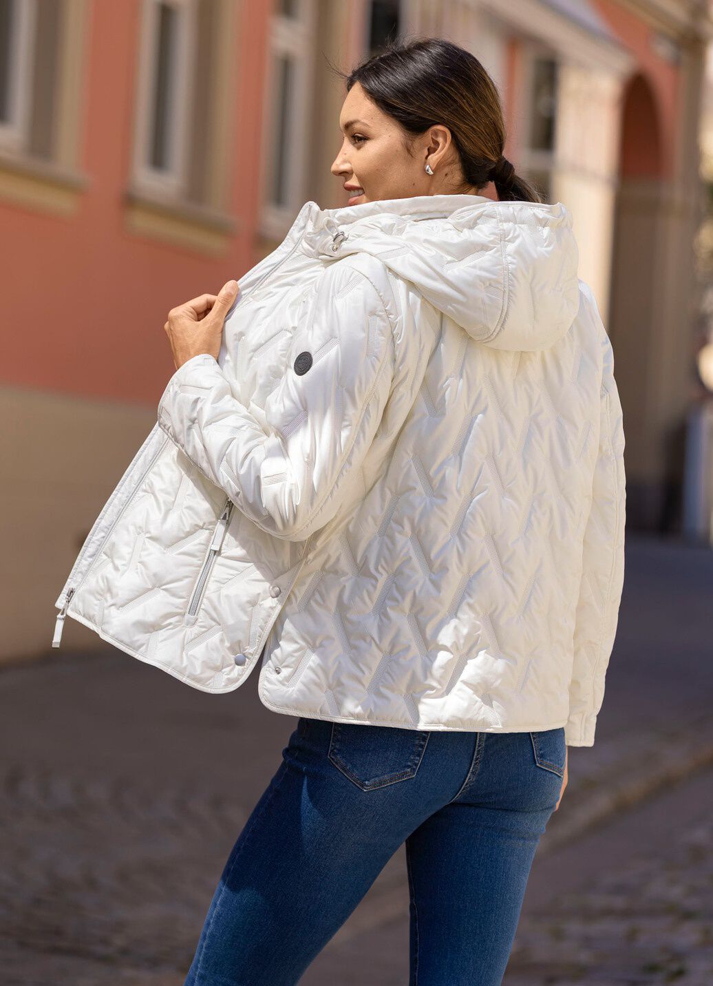 Jacke mit geklebten Kammern