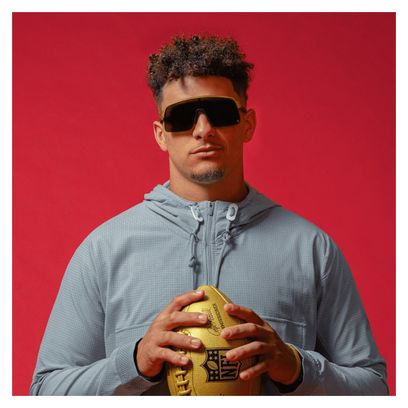 Lunettes Oakley Sutro Lite x Patrick Mahomes II Gold Prizm Black / Ref : OO9463-4739