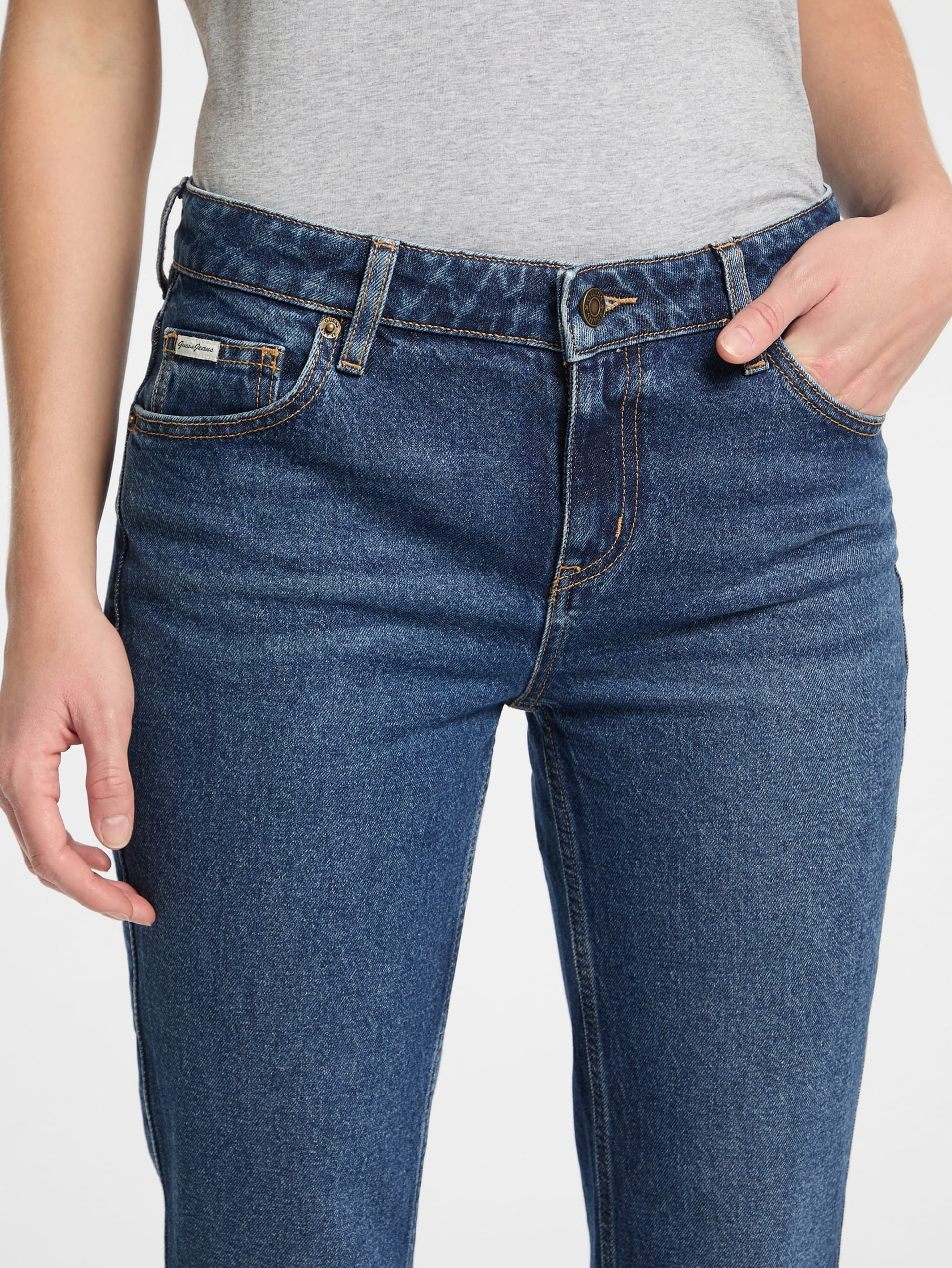 Calça jeans boca de sino G09