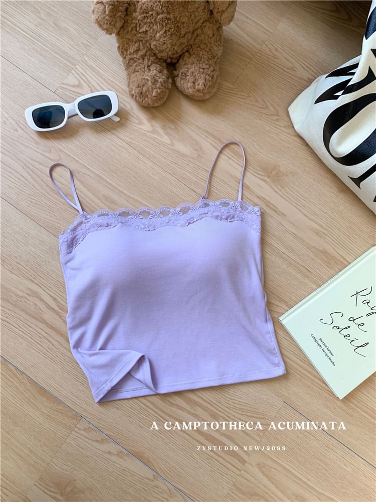 Flowerisque - Gewatteerde camisole top met effen kanten rand