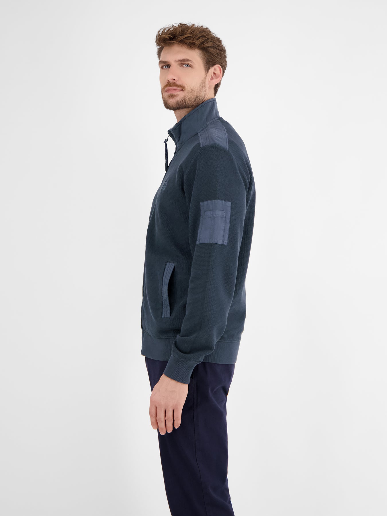 Sweatjacke in Zig-Zag-Struktur