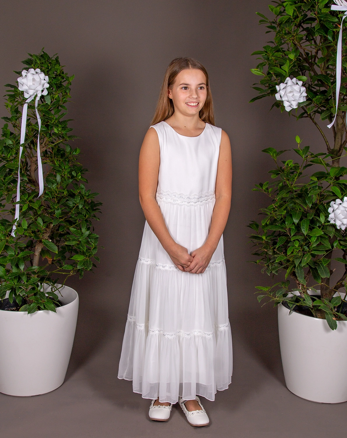Kleid PAILLETTEN ärmellos in ecru