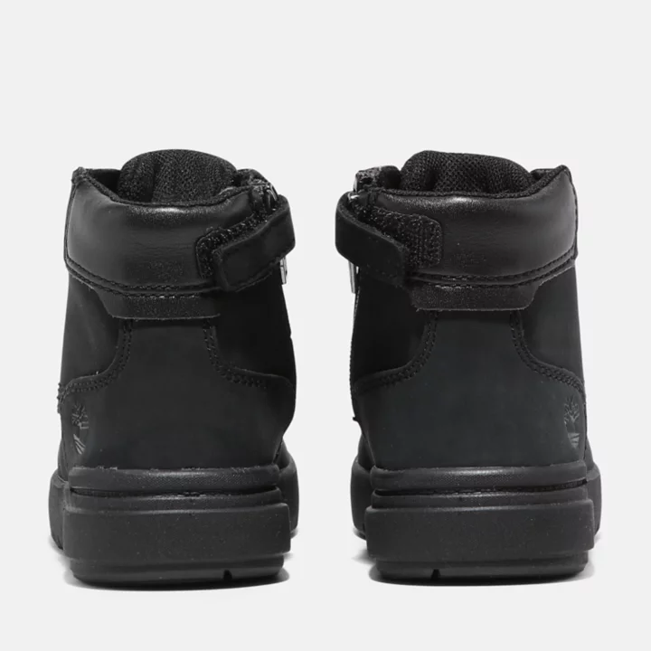Bota infantil Seneca Bay de 15 cm com zíper lateral, na cor preta.